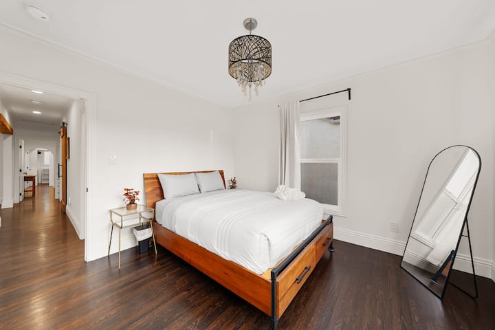 Спијте мирно на чаршафи и јоргани со хотелски квалитет.