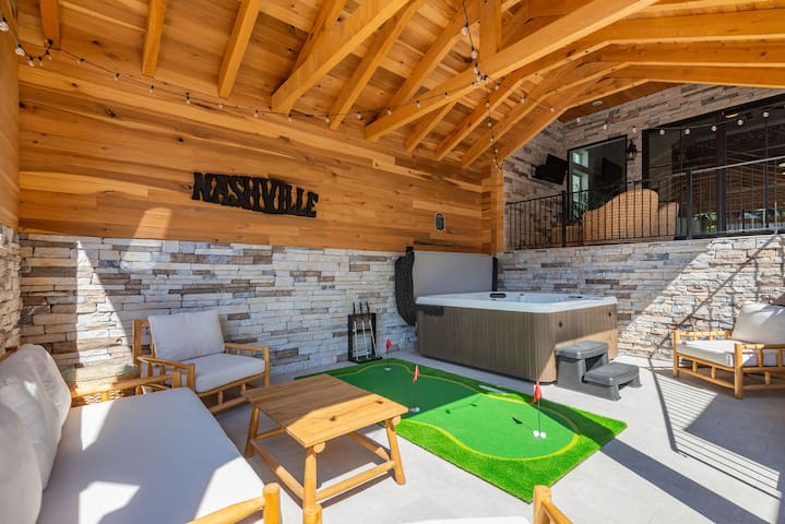 The Golden Oak | 2 Min to Geodis | 10 Min to BDWY