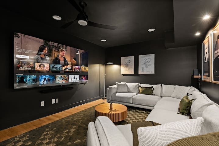 The Golden Oak | 2 Min to Geodis | 10 Min to BDWY gallery image 2