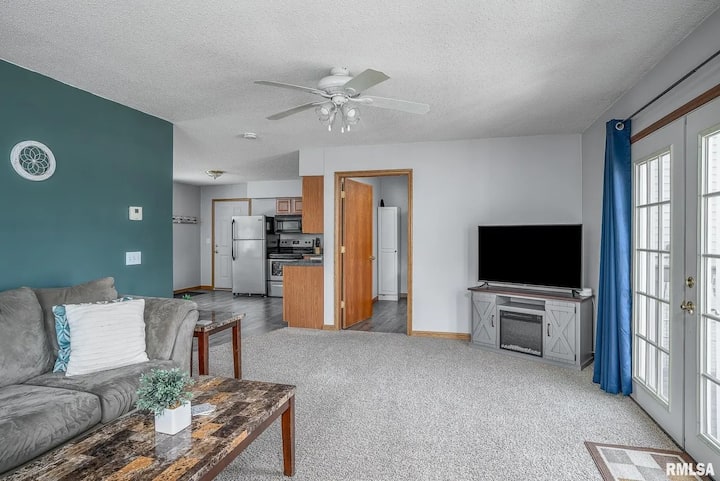 Oak Ridge Retreat - Clinton, IA