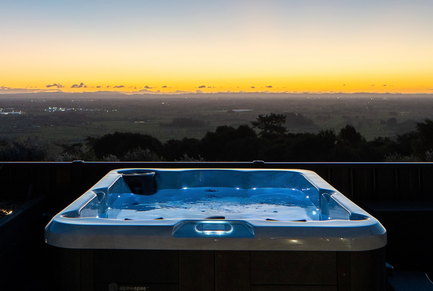 Mountain Rise Retreat - Luxury With A Spa 2