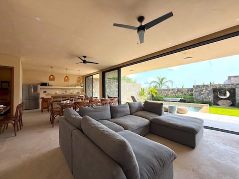 Top performing Airbnb: Beach house in Cuernavaca with pool, temazcal and A/C in Tres De Mayo