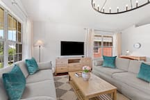 Cozy Modern Family Home - Firepit - Pool Access