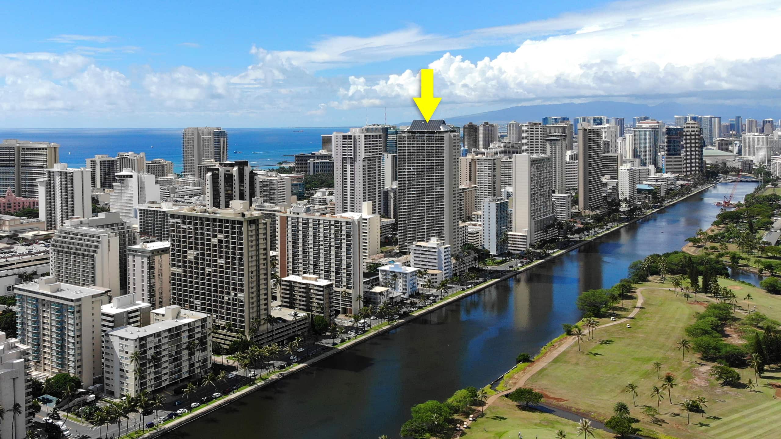 Waikiki Breeze and Free Parking - Image 36