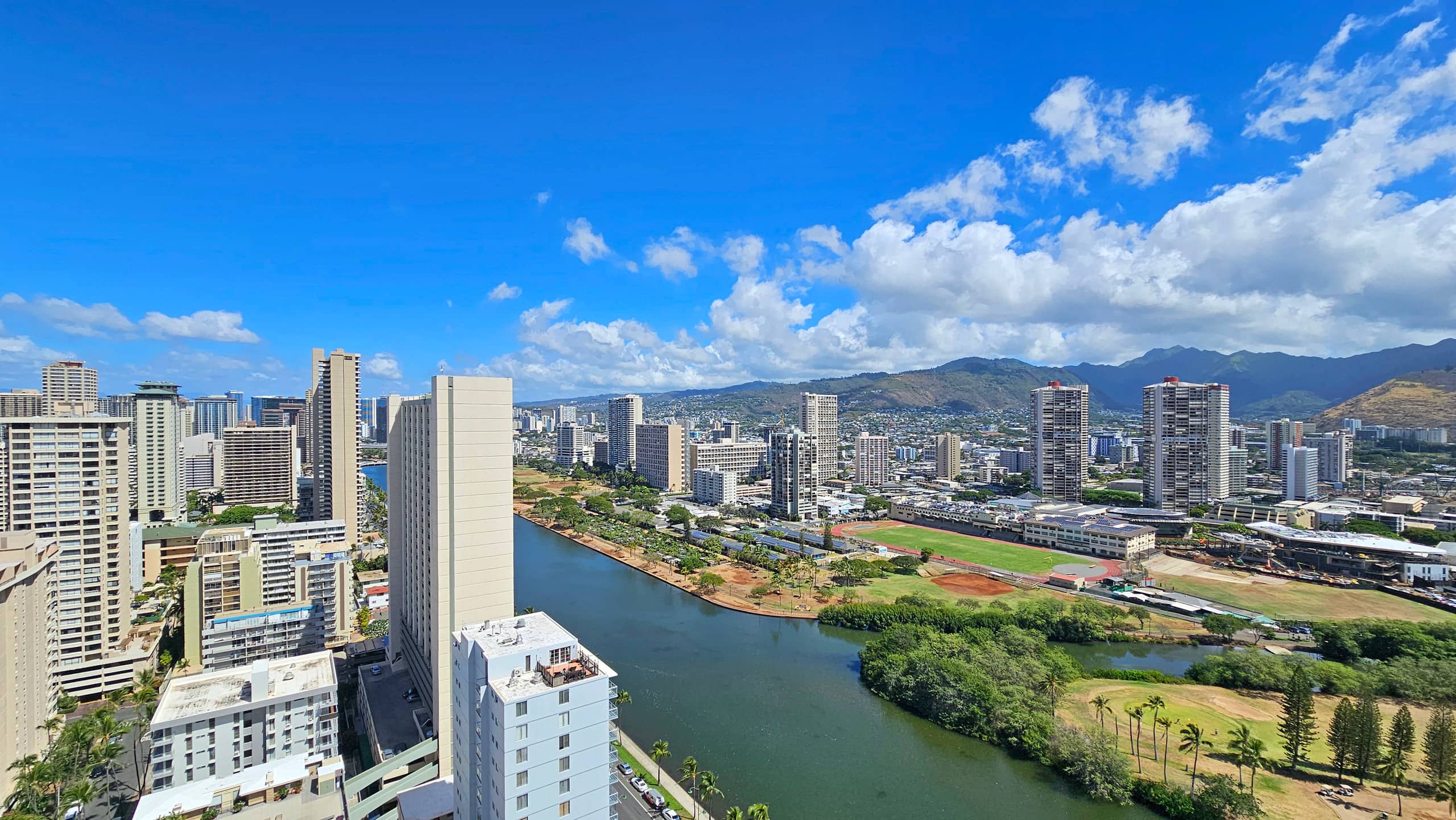 Waikiki Breeze and Free Parking - Image 22