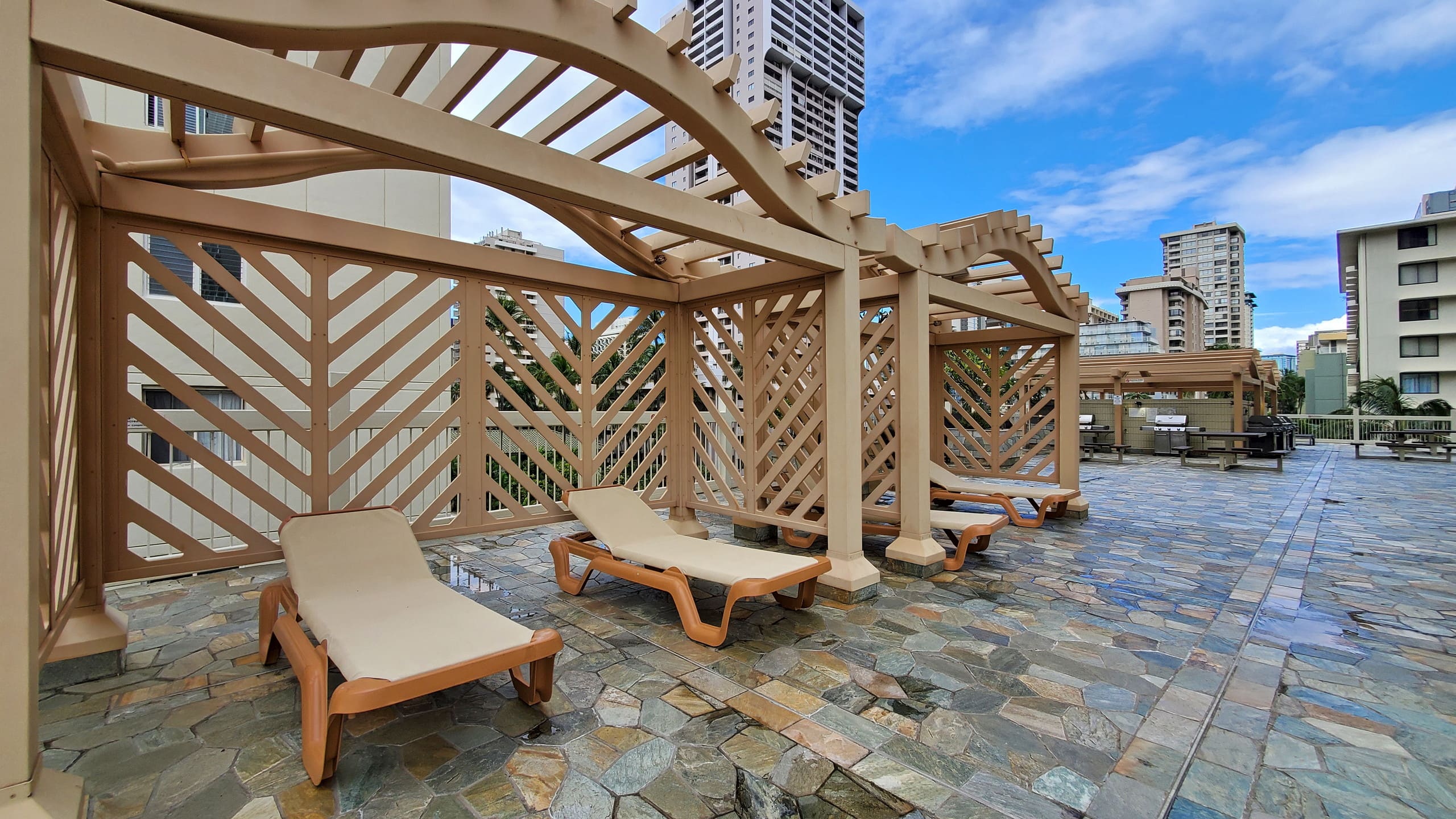 Waikiki Breeze and Free Parking - Image 34