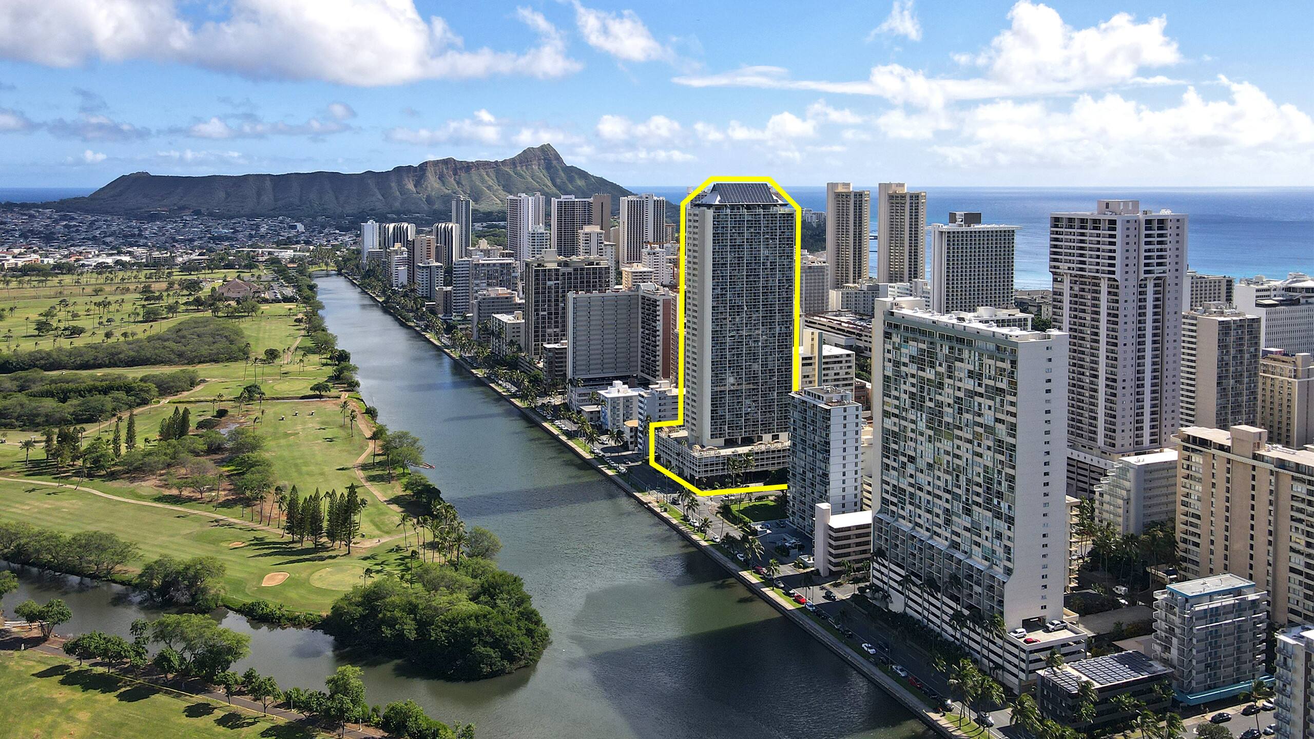 Waikiki Breeze and Free Parking - Image 38