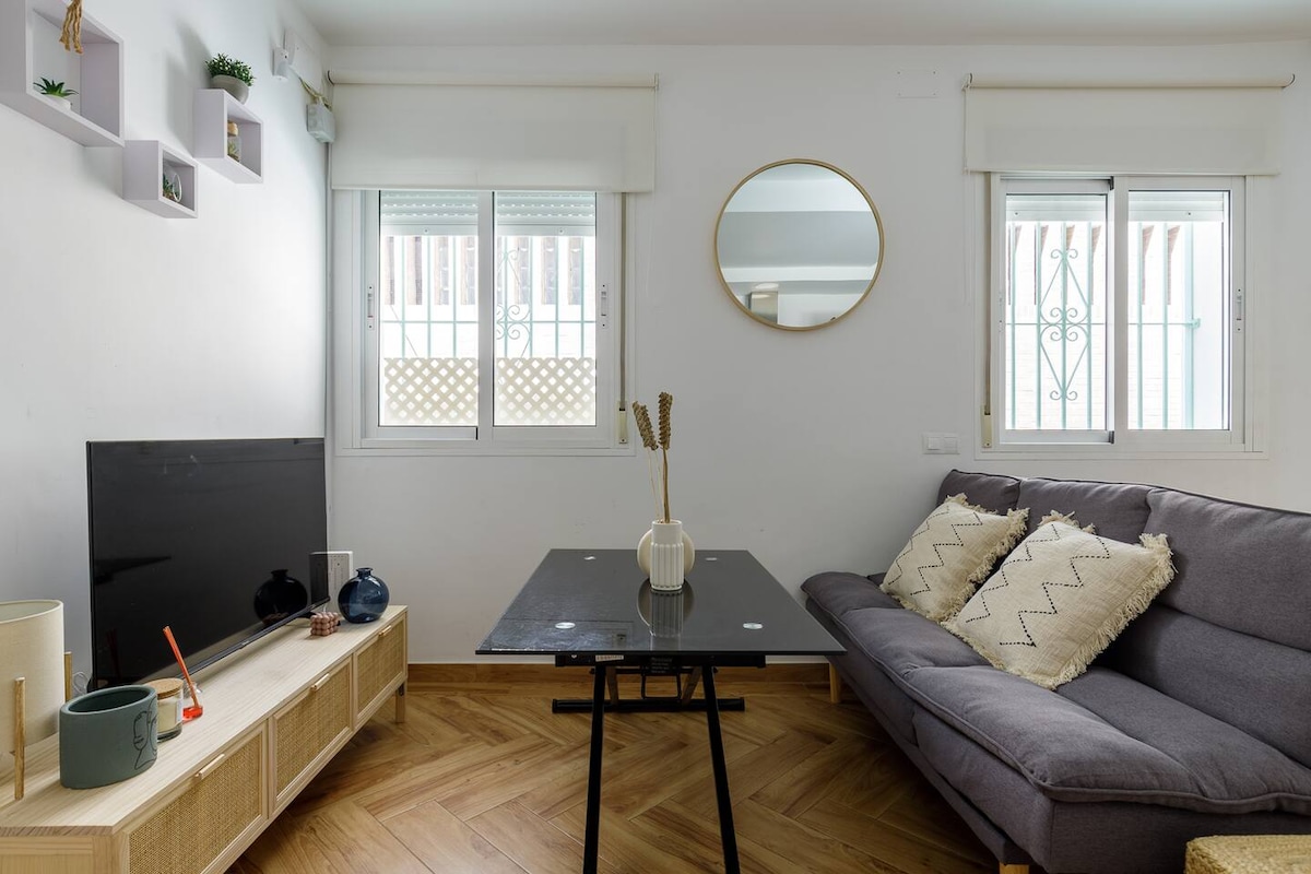 Anuncio de Airbnb popular: Seaside Duplex 2 Terrace by Living4Malaga en Torre De San Telmo