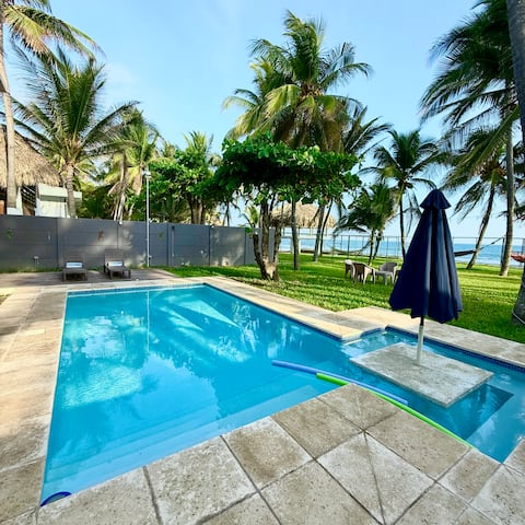 Jamaica Escape- New beachfront house in Amatecampo
