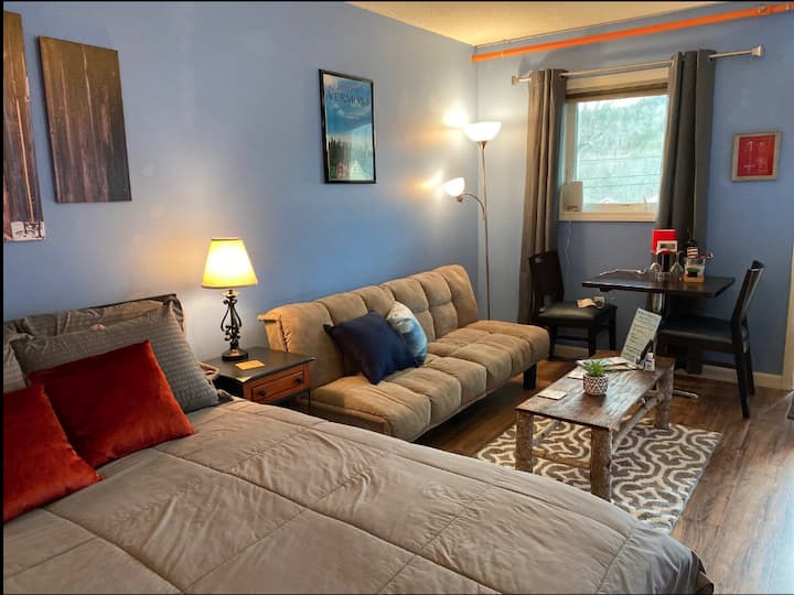 Cozy Studio Stowe, Vt Lower Village - Stowe, VT
