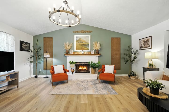 Modern Luxury Stay | Near Hwy & Biz Center - Lawrenceville, GA