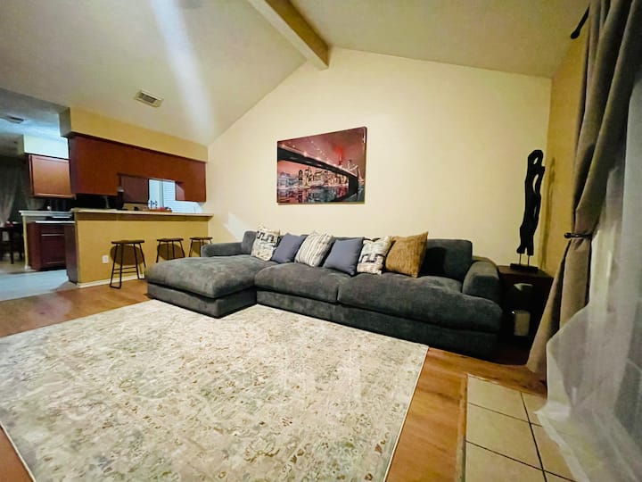 Airport, Woodlands, Downtown H Sleeps 8 - Humble, TX