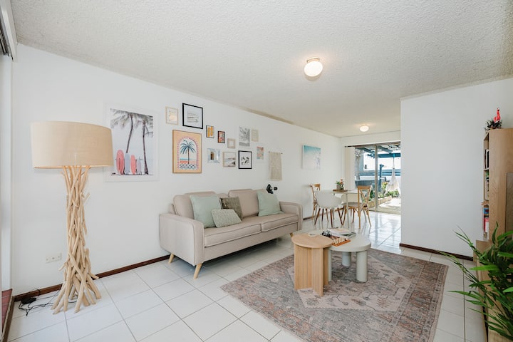 Beachside Villa With Ocean Views, Aircon - マンジュラ
