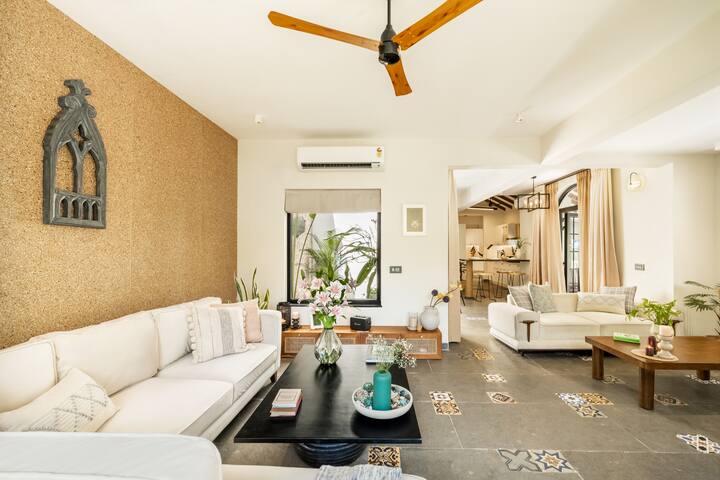 Living room image 5