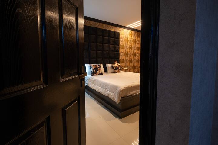Bedroom 1 image 1