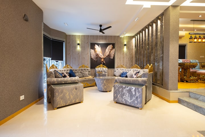 Living room image 6