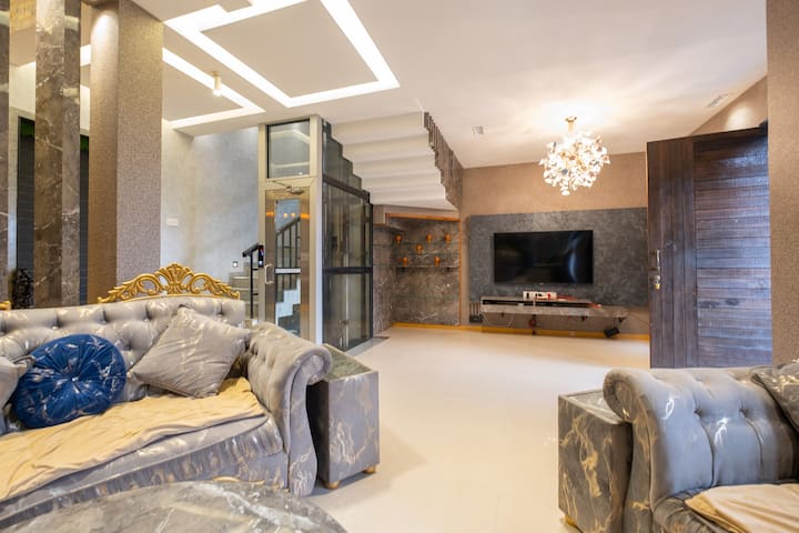 Living room image 5