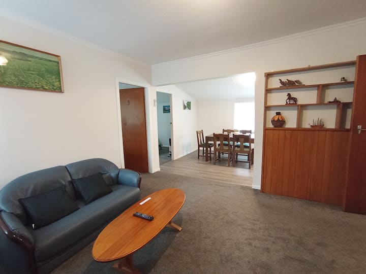 Home In Johnsonville - Wellington