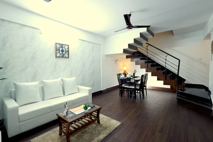 Comfort Meets Style In This 3-bedroom Bungalow - 孟買