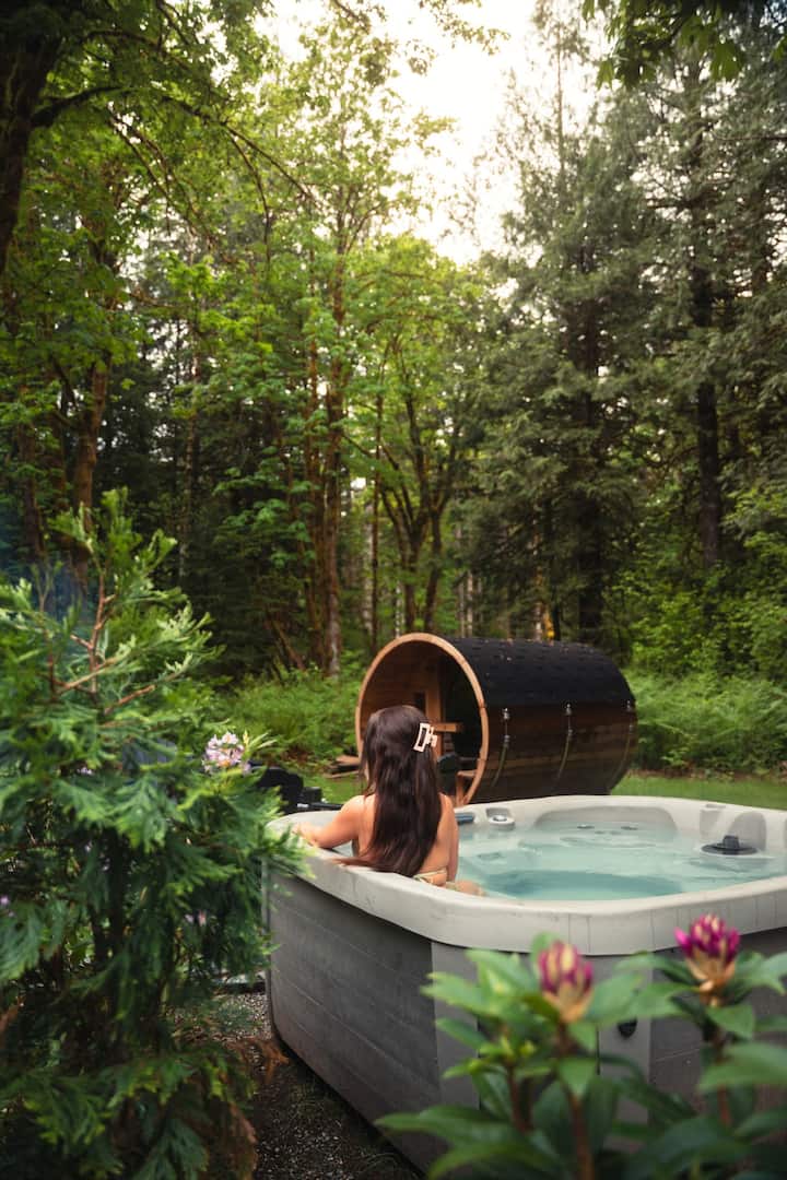 The Adventure Frame- Hot Tub + Sauna + Cold Plunge - Cabins for