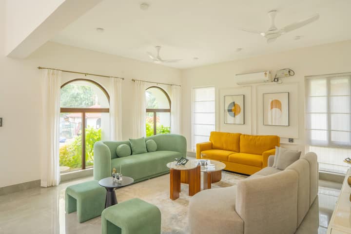 Living room image 8