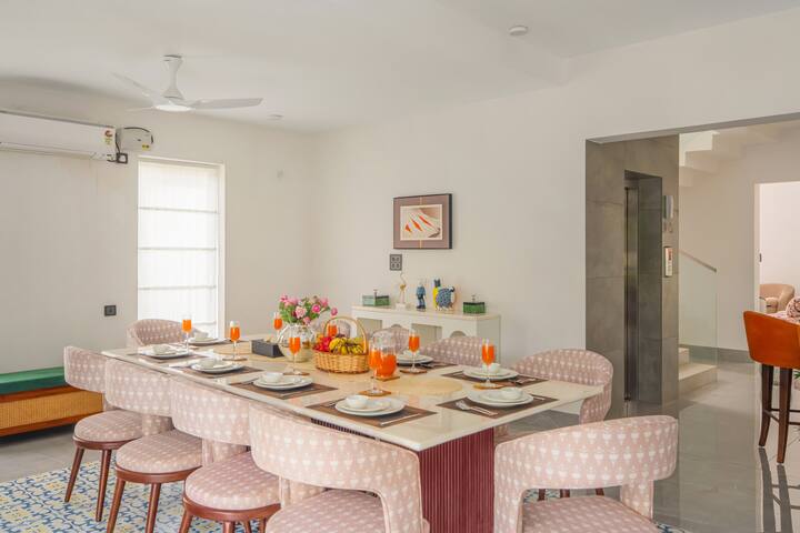 Dining area image 2