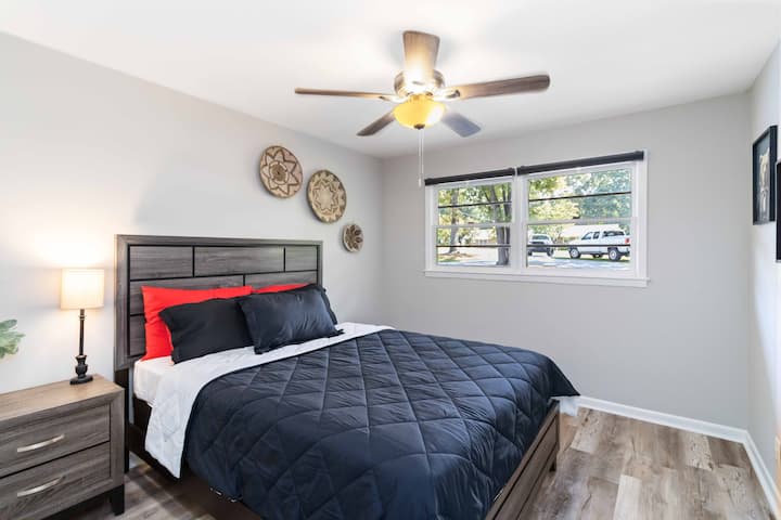 Ადგილი ყველასთვის – 4 საძინებელი, იდეალურია ჯგუფებისა და ოჯახებისთვის.