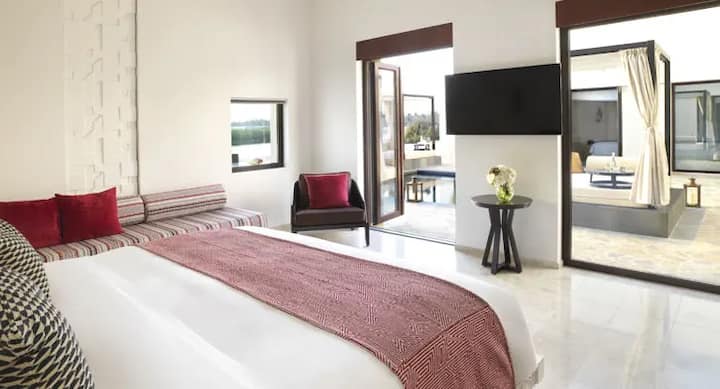 Seaside Retreat! 2 Units W/ Private Pool! - Salalah