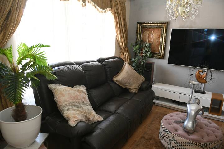 Jina Guest H
Ouse And Design - Polokwane
