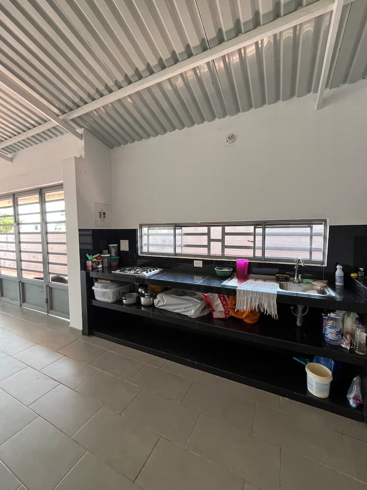 Casa Amplia, Fresca Con Patio Y Zona Social Grande - Acacías