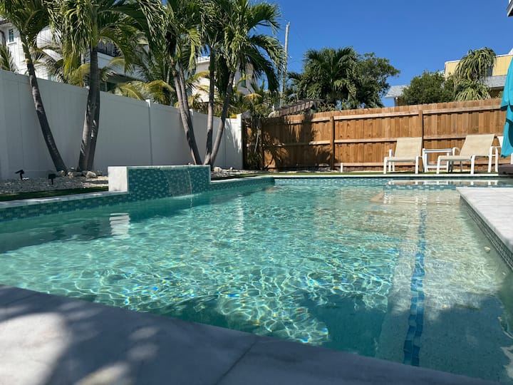3 Minute Walk To Beach~heated Pool~spa~firepit~bbq - Holmes Beach, FL