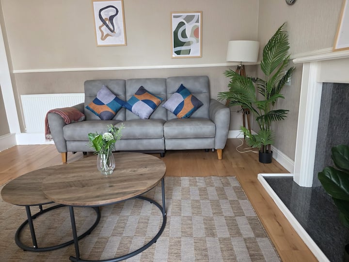 3br House • Near Edinburgh Airport • Free Parking - Livingston
