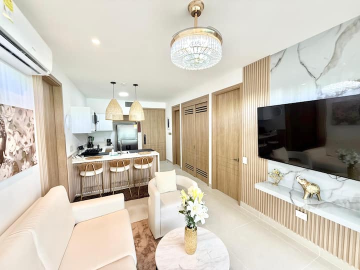 Indulge yourself in a comfortableliving space with the most luxurious and relaxing views of the Kristal lagoon while you enjoy the magnificent scenery and sunrise in the morning and most romantic sunsets while enjoying precious moments with love ones