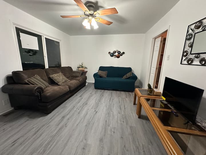 3 Bedrooms 1 Bath Dekalb Il - Cortland, IL