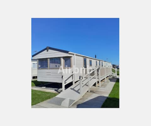 Top Airbnb: Golden Palm Resort Holiday Accomodation in Chapel St. Leonards
