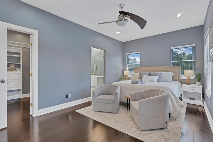 ห้องสวีทหลัก – ห้องน้ำส่วนตัวเต็มรูปแบบ (ชั้น 2/ชั้นหลัก)