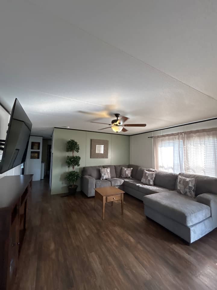 Family Retreat W/ Pool & Gym | 10 Min Iah | 45n - Houston George Bush Airport (IAH)