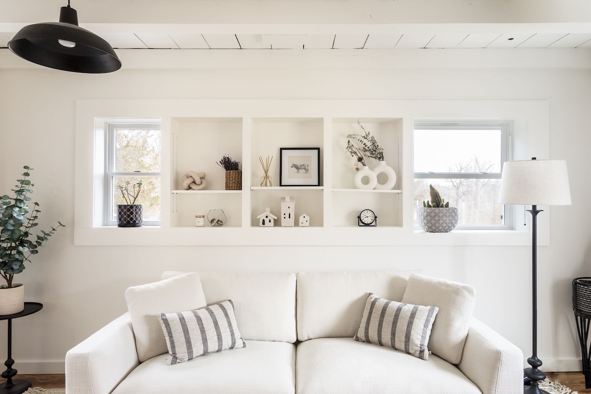 Top Airbnb: Serene Retreat w/ Cedar Hot Tub & Fire Pit in Woodstock