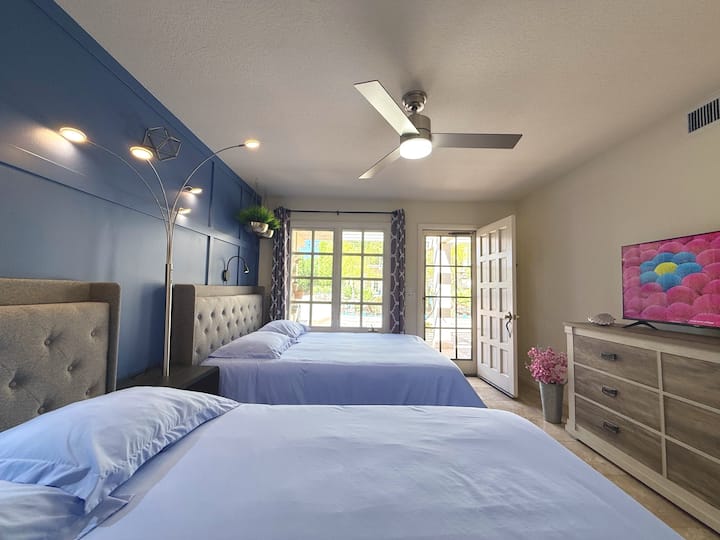Private Pickleball Villa, Pool Oasis & Chic Casita - Villas for