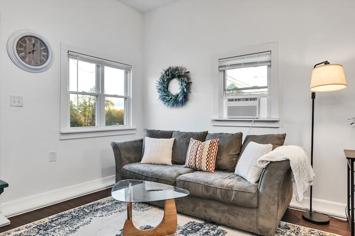 2br Pet-friendly Home: Fire Pit, Bike Path, Uri - Rhode Island