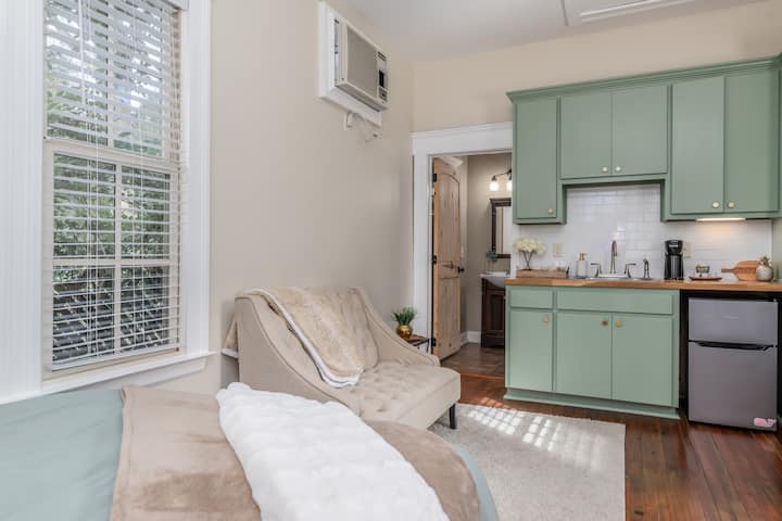 The City Hideaway | Garden District Studio 1b/1b - Montgomery, AL