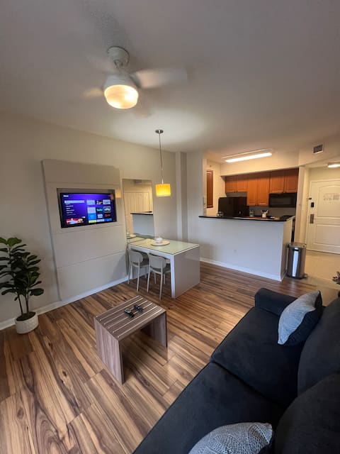Top Airbnb: Studio # 5 One bed, one sofa bed, no smoking 4 people in Florida Center
