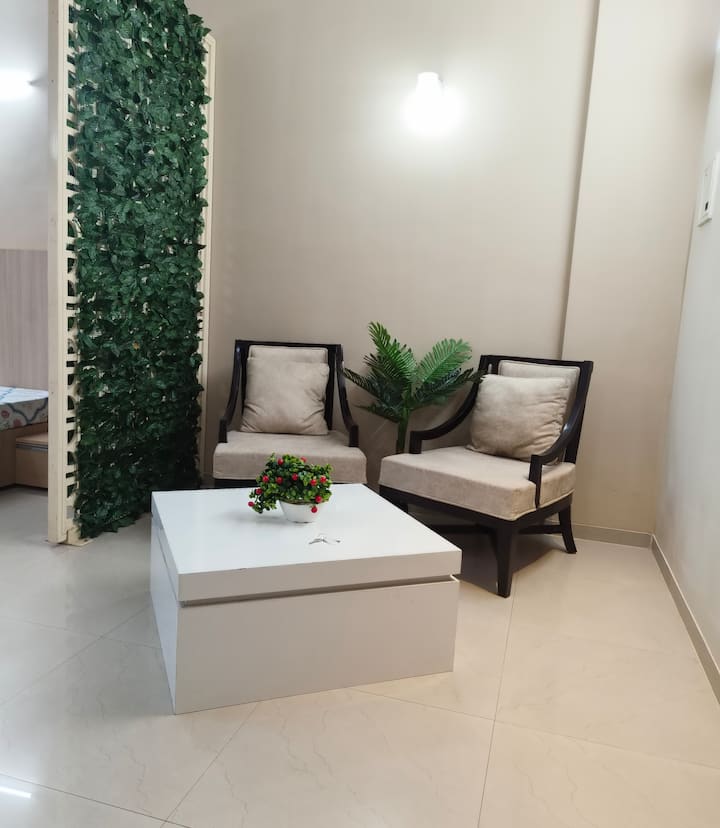 Kanha Shri Home Stay| 𝔉𝔢𝔢𝔩 𝔇𝔦𝔳𝔦𝔫𝔢 - Vrindavan