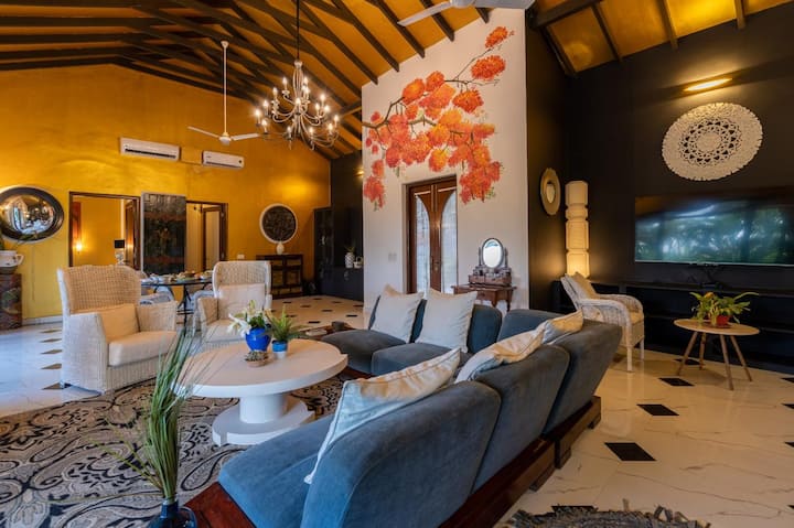 Living room image 1