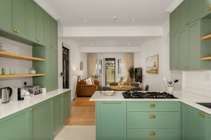 Contemporary Green Point | Calm, Exclusive Stay - Camps Bay