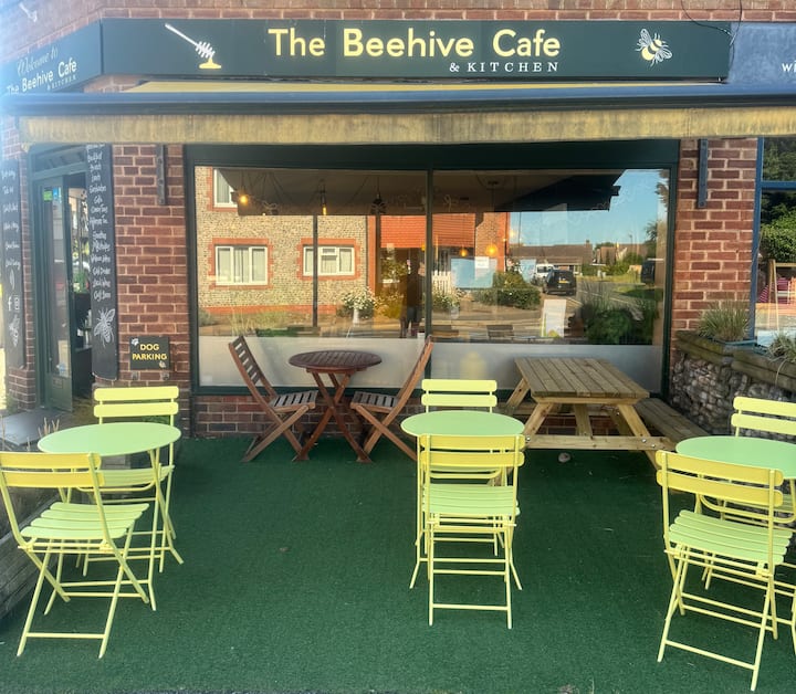 The Beehive Apartment - East Beach