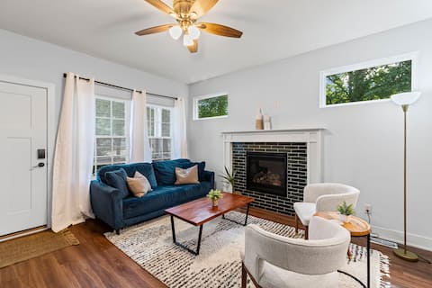 Peaceful 4BR Deck Views Nr Sports Match Excitement