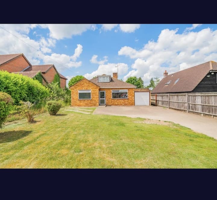 Andover Garden Bungalow - Andover, KS