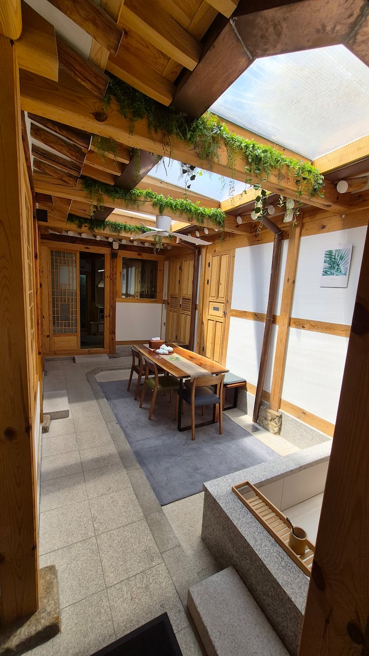 4m Anguk St/ Premium Hanok독채/4beds 2bth Near 런던베이글 - Seúl