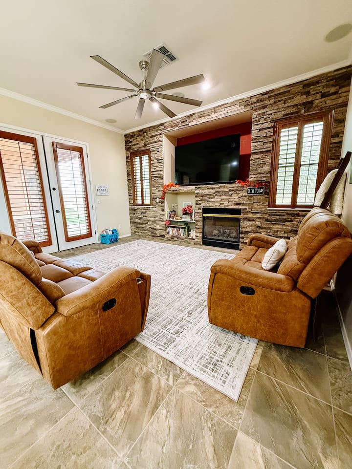 Desert Retreat|game Room•pool•gym•hot Tub•pets - Peoria, AZ